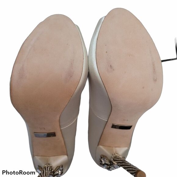 Badgley Mischka Diego Ankle Straps Pumps Size 6.5 - Picture 9 of 13